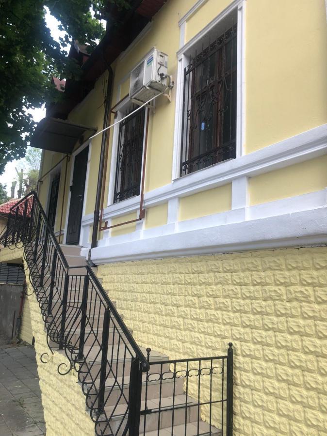 Friends Hostel Chisinau Bagian luar foto